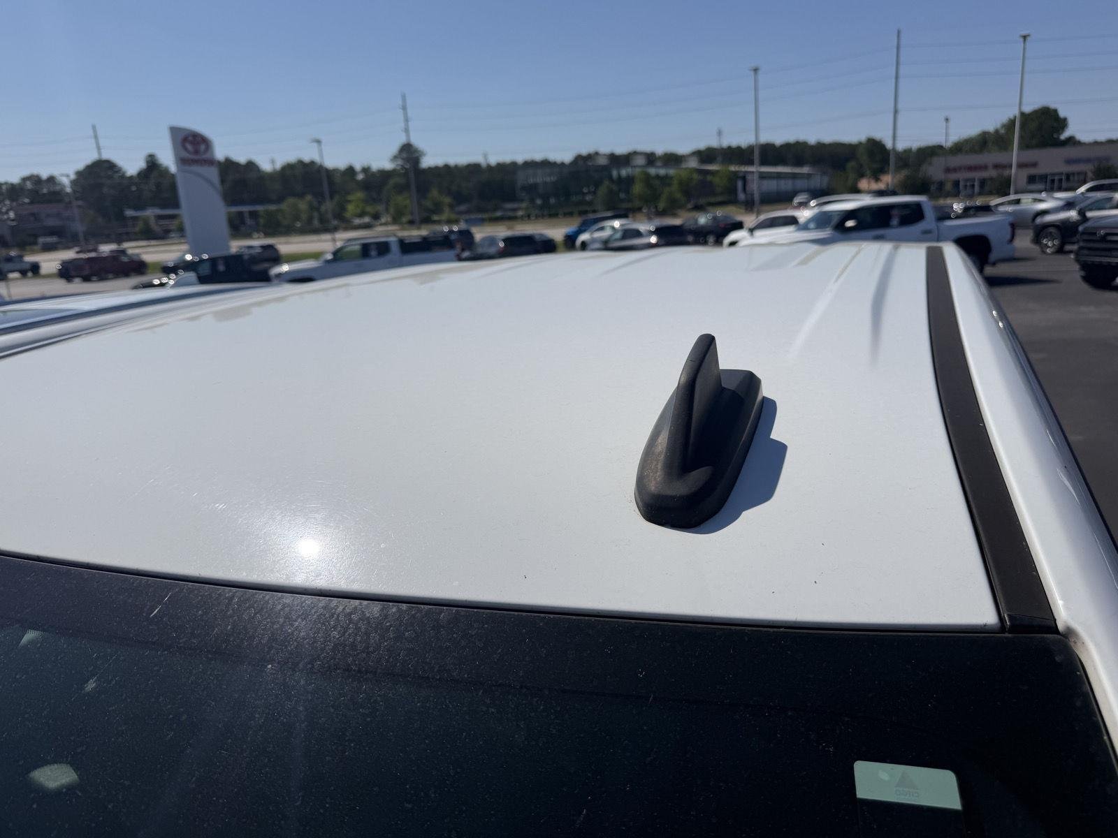Used 2020 Summit White Chevrolet LT image 8