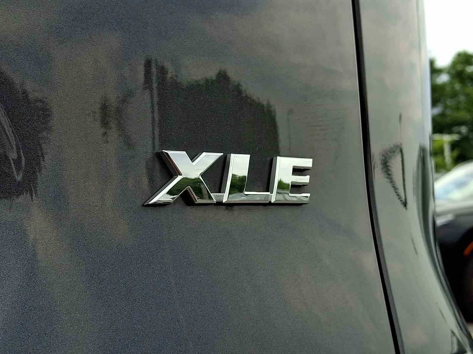 Used 2025 Magnetic Gray Metallic Toyota XLE Premium image 31