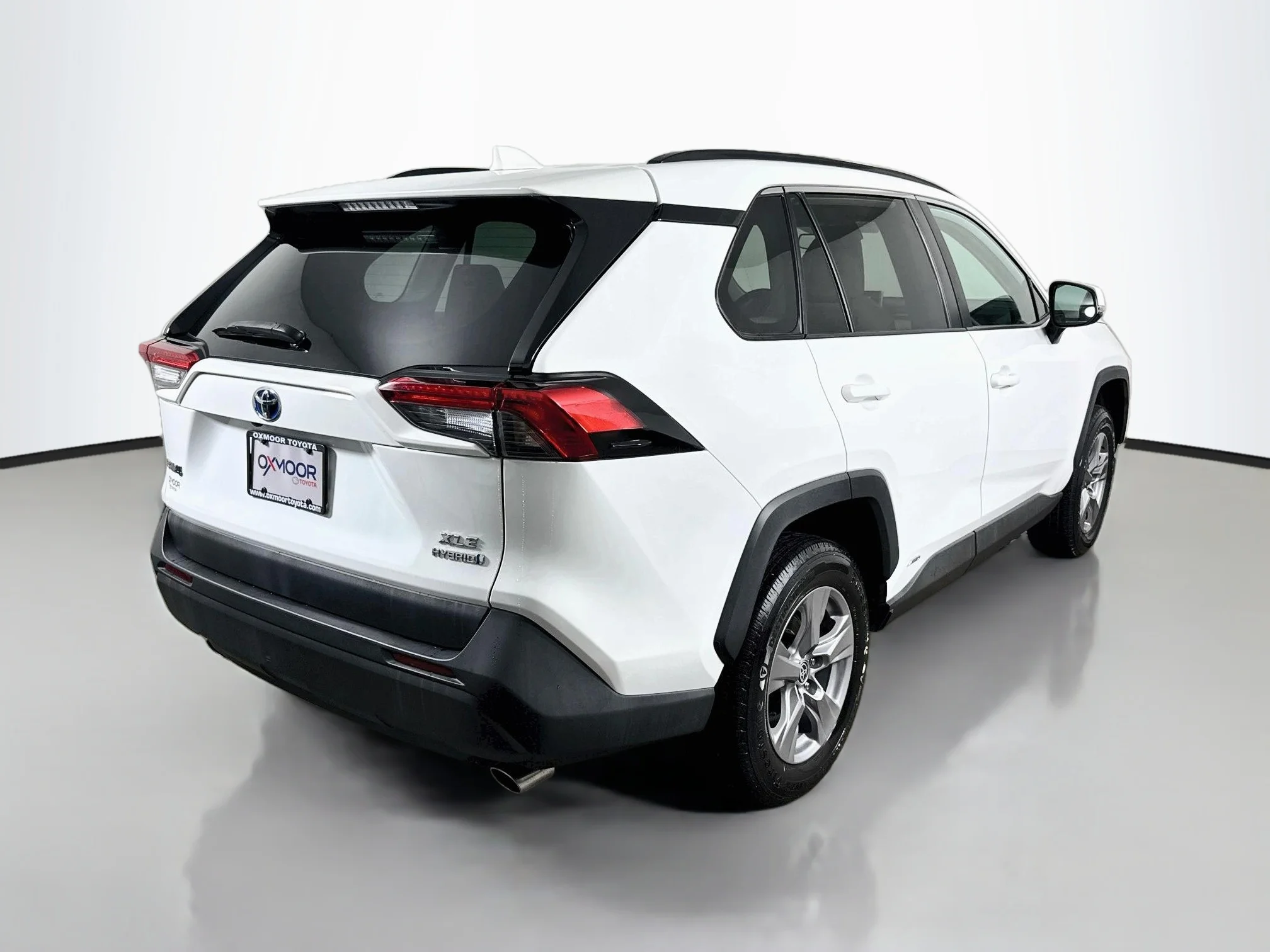 Certified Used 2023 Ice Cap Toyota Hybrid XLE image 7
