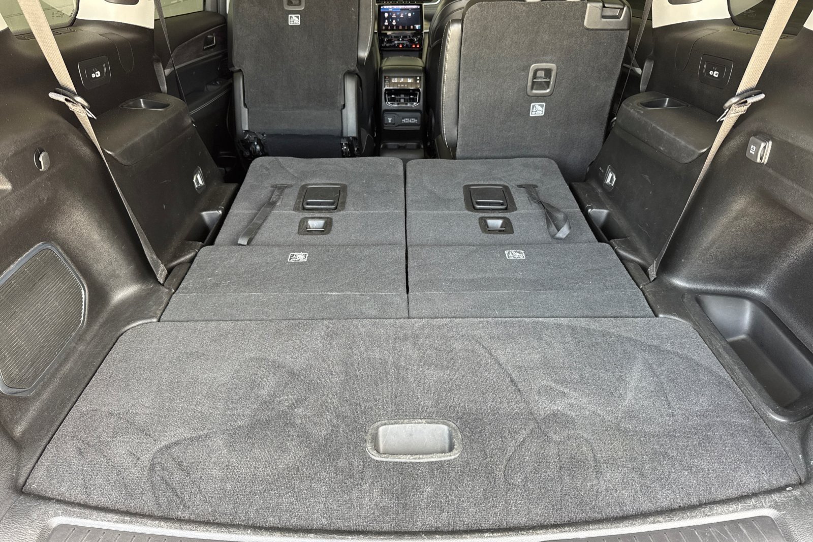Used 2022 Diamond Black Crystal Pearlcoat Jeep Limited image 15