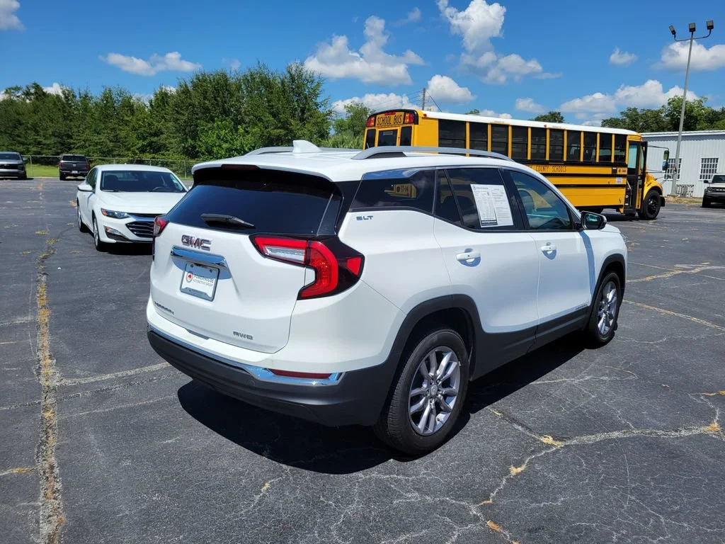 Used 2024 Summit White GMC SLT image 5