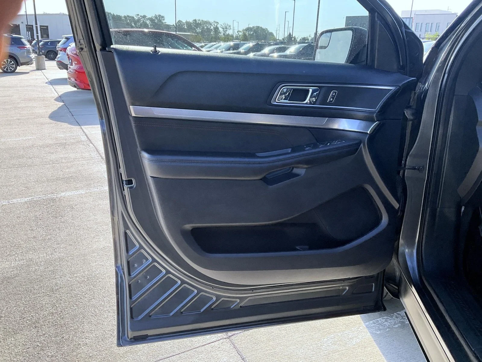 Used 2018 Gray Ford XLT image 10