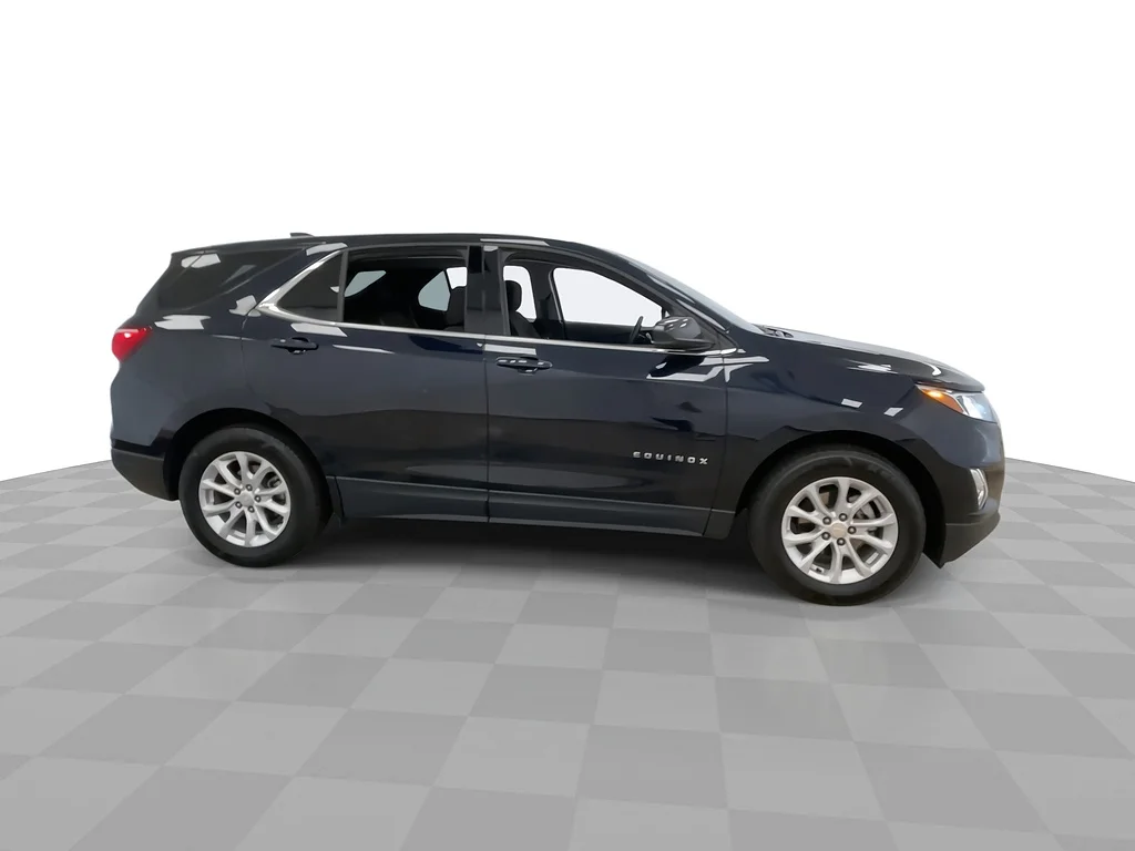 Used 2020 BLUE Chevrolet LT image 2