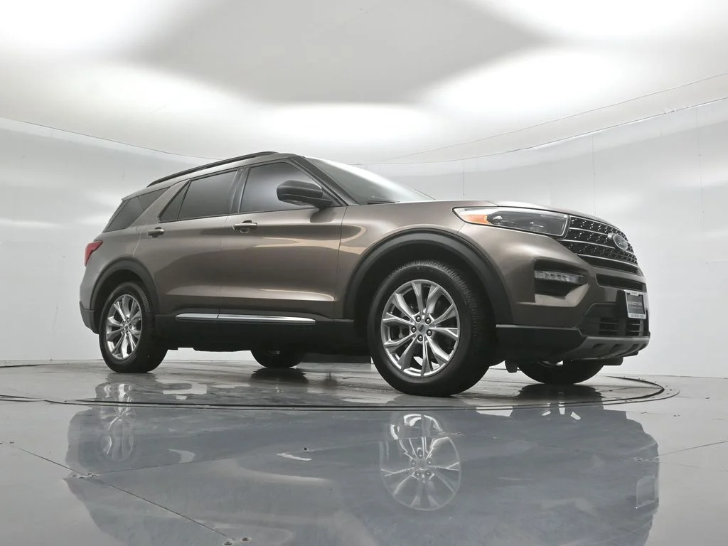 Used 2021 Gray Ford XLT image 3