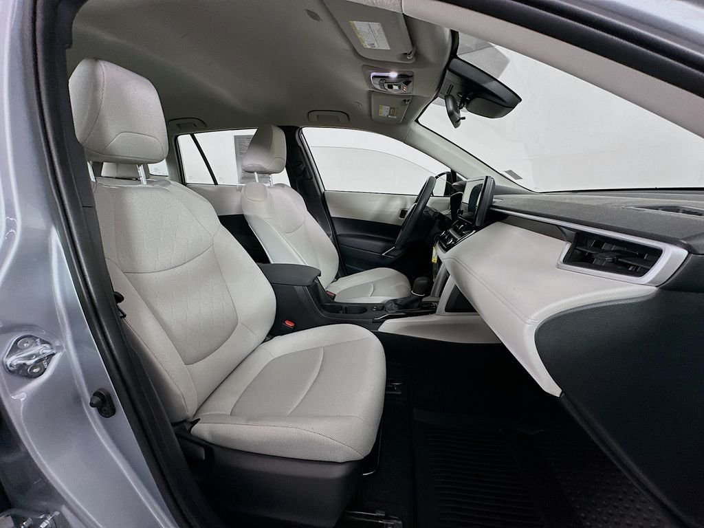 Used 2025 Silver Toyota L image 28