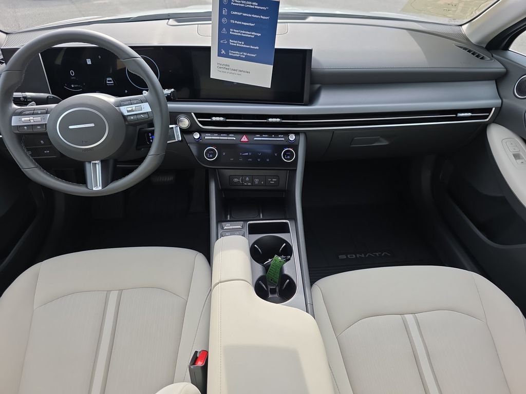 Used 2025 Aero Silver Hyundai SEL Convenience image 13