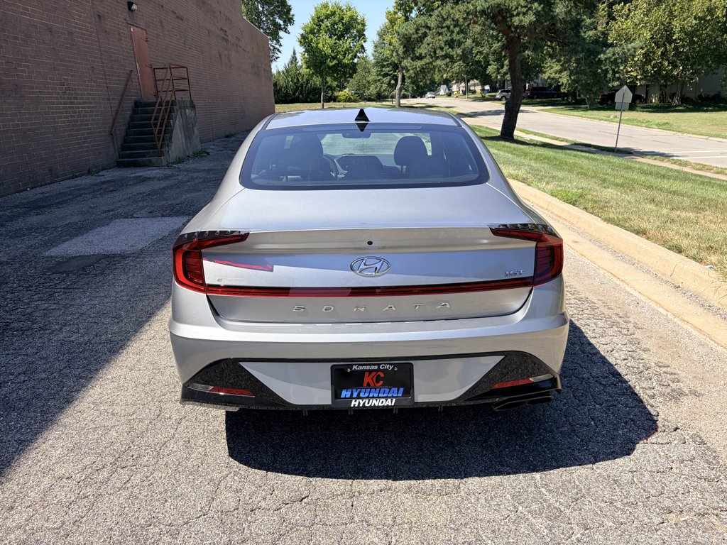 Used 2020 Shimmering Silver Pearl Hyundai SEL Plus image 4