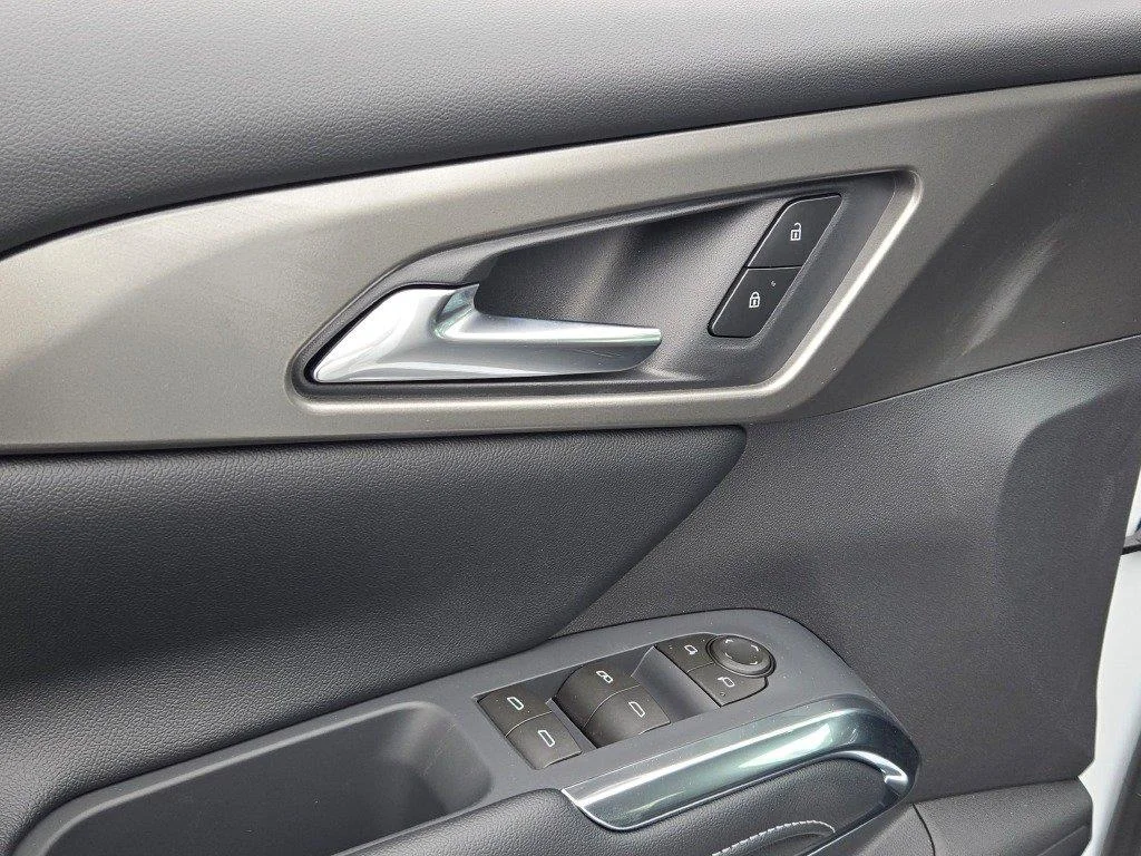 2027 Chevrolet Traverse LT - Photo 20