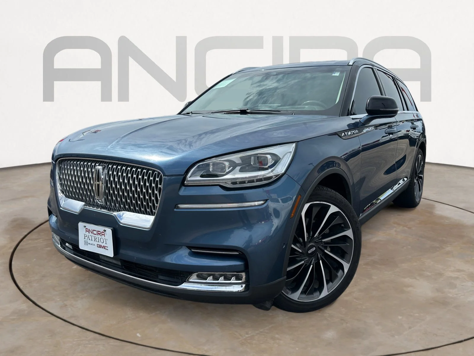 Used 2020 Blue Diamond Metallic Lincoln Reserve image 4