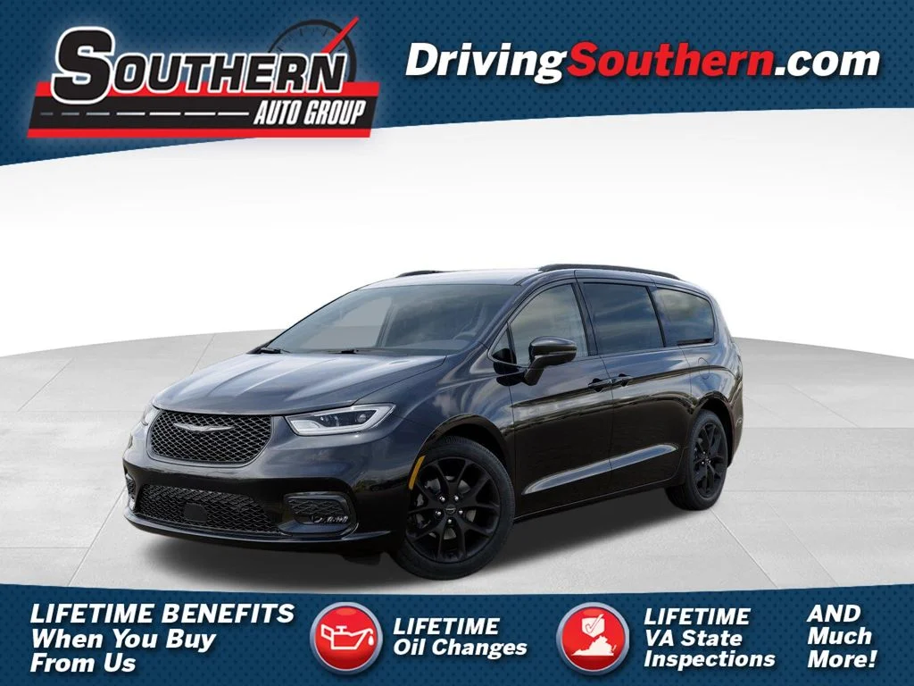 2026 Chrysler Pacifica Select's photo