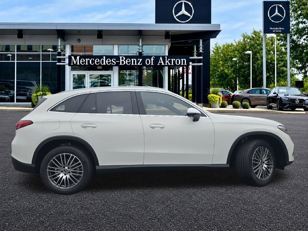 New 2026 Polar White Mercedes-Benz GLC 300 image 26