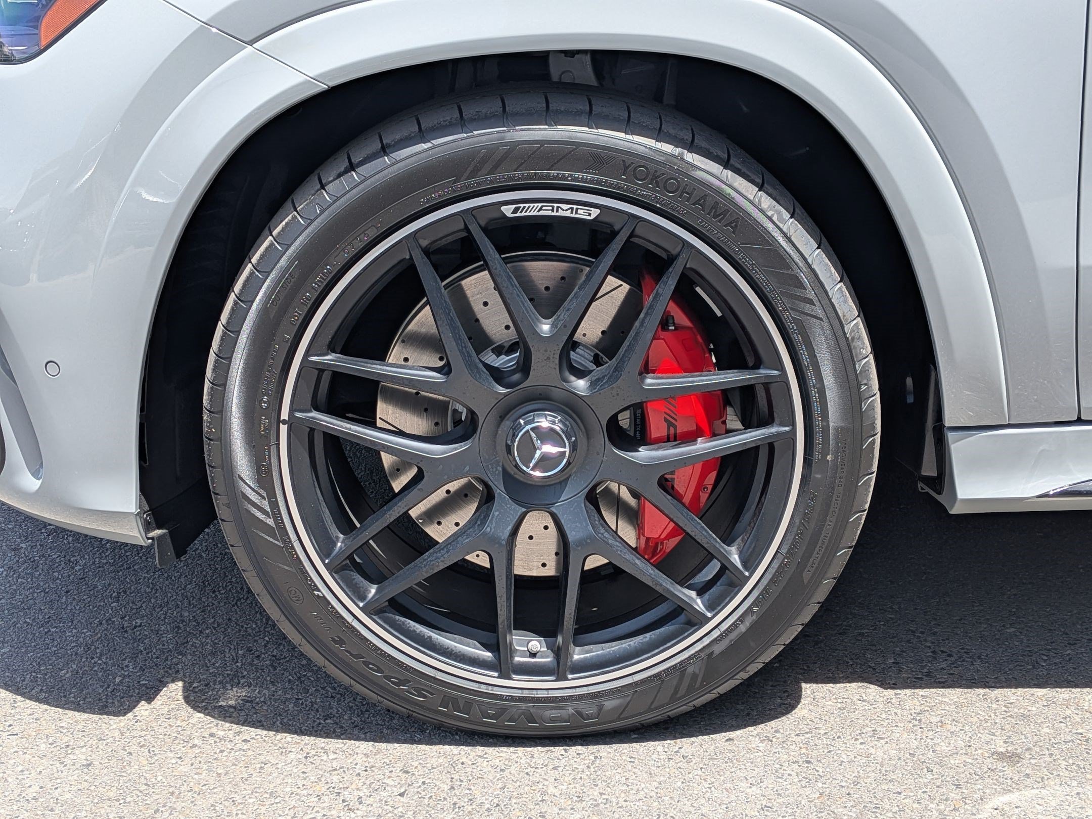 New 2026 MANUFAKTUR Alpine Grey Mercedes-Benz AMG® GLE 63 S image 11
