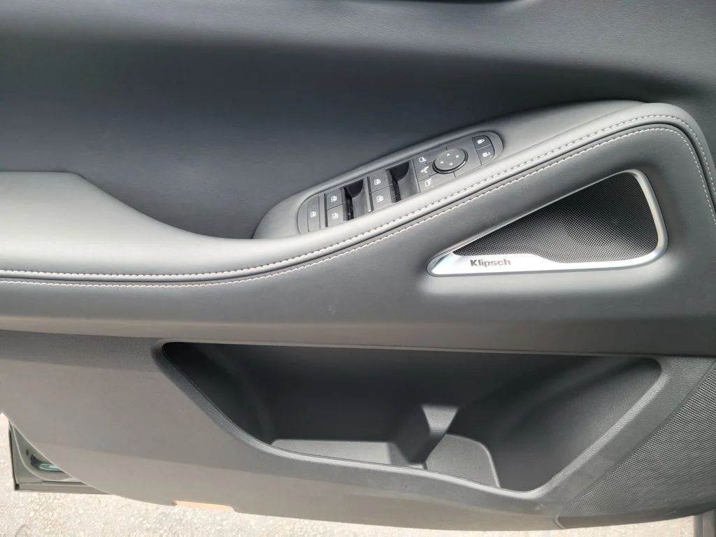 New 2027 HARBOR GRAY INFINITI Luxe FWD image 12