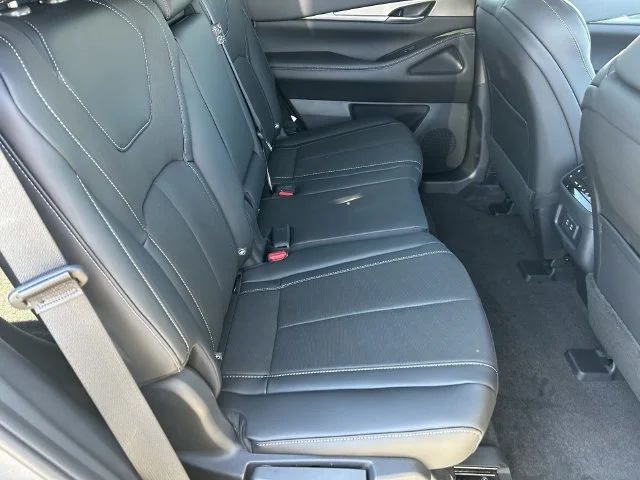 New 2027 GRAPHITE SHADOW INFINITI Luxe AWD image 14