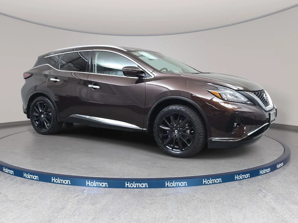 Used 2019 Brown Nissan Platinum image 4