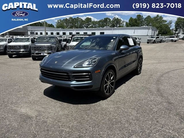 Used 2019  Porsche Base image 4