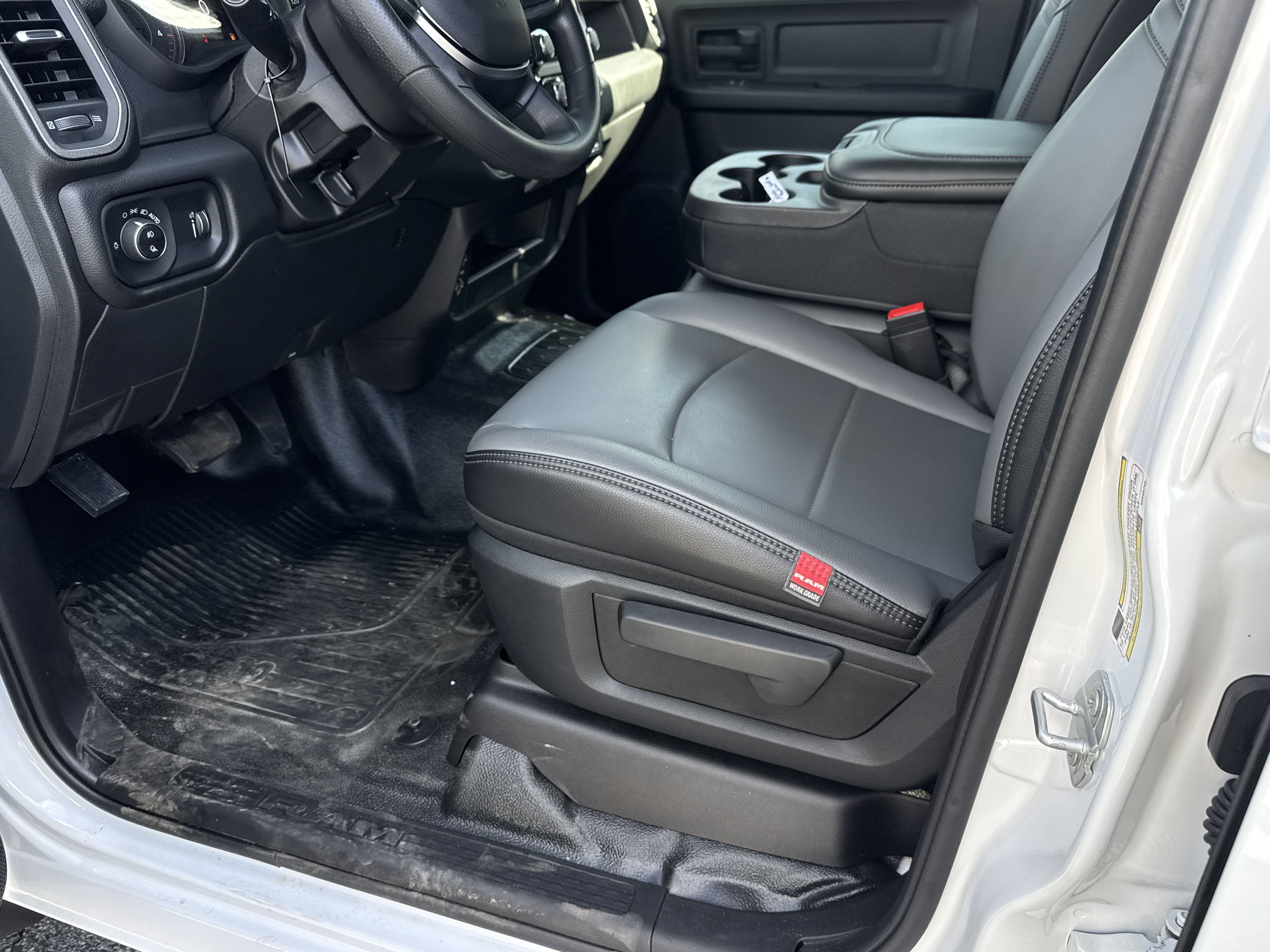 New 2025 Bright White Clearcoat RAM Tradesman image 16