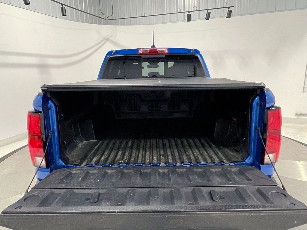 Used 2024 Blue Chevrolet Z71 image 5