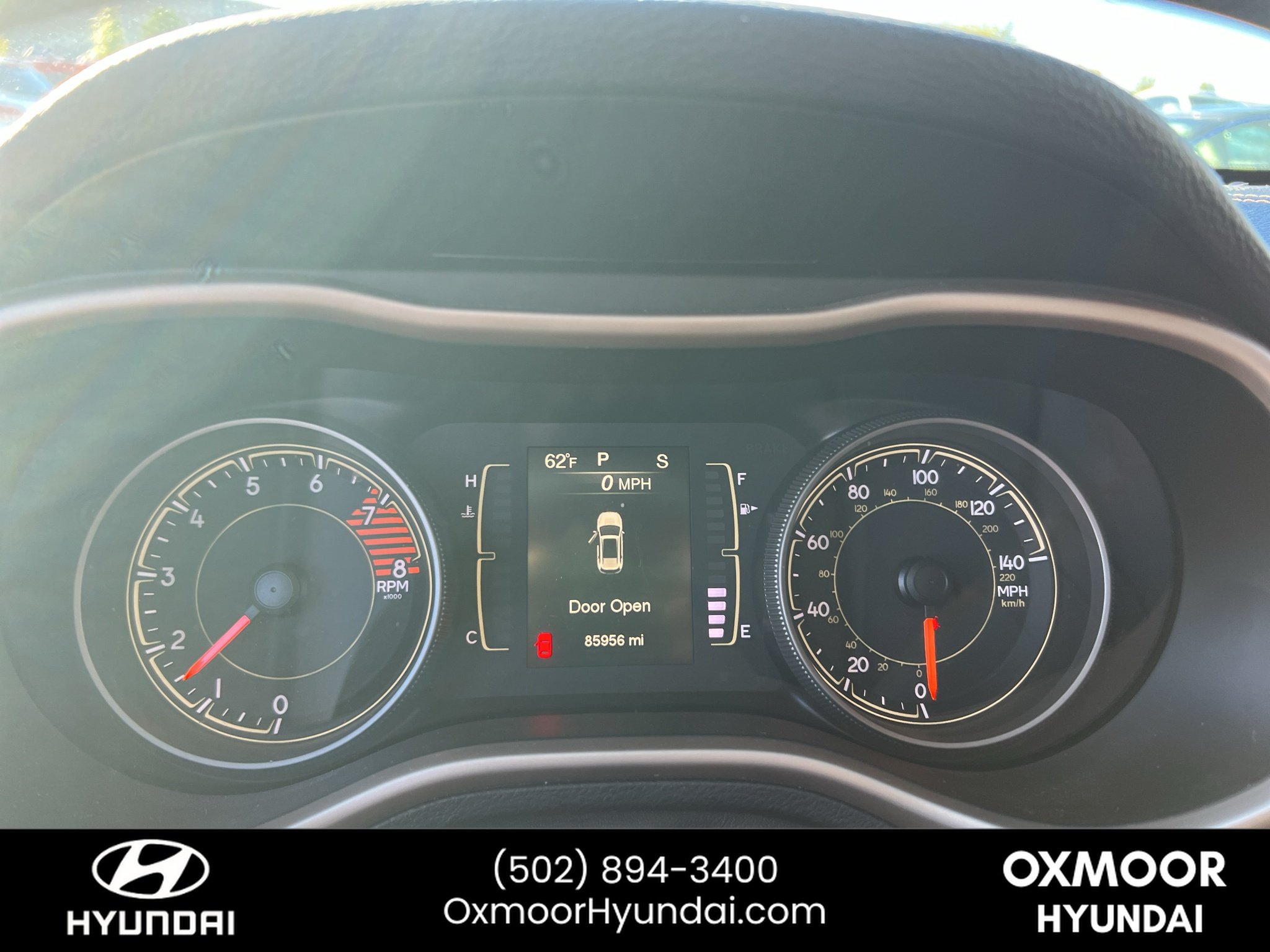 Used 2017 Diamond Black Crystal Pearlcoat Jeep Latitude image 8