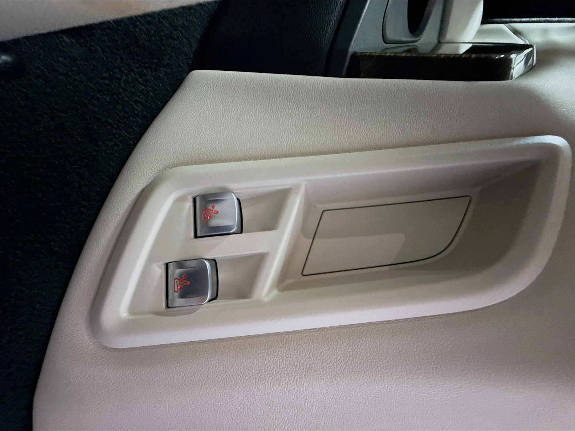 Used 2020 Mineral White Metallic BMW xDrive40i image 45