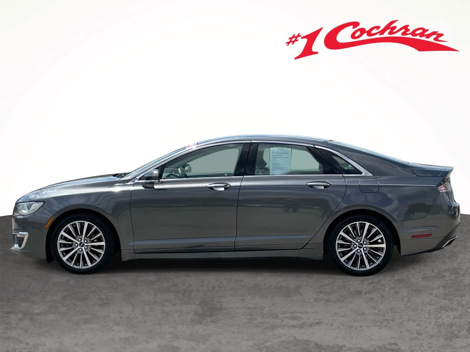Used 2017 Magnetic Gray Metallic Lincoln Premiere image 9