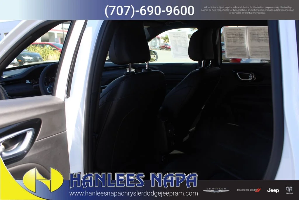 Used 2026 White Jeep Latitude image 14