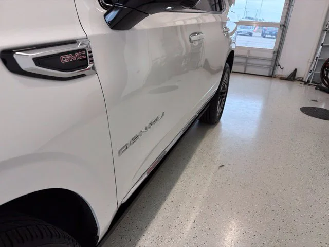 Used 2025 White GMC Denali image 11