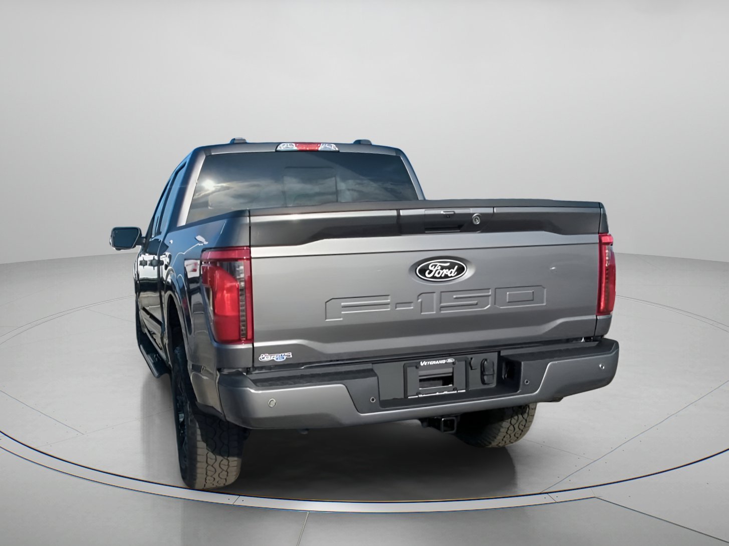 New 2026 Carbonized Gray Metallic Ford XLT image 20