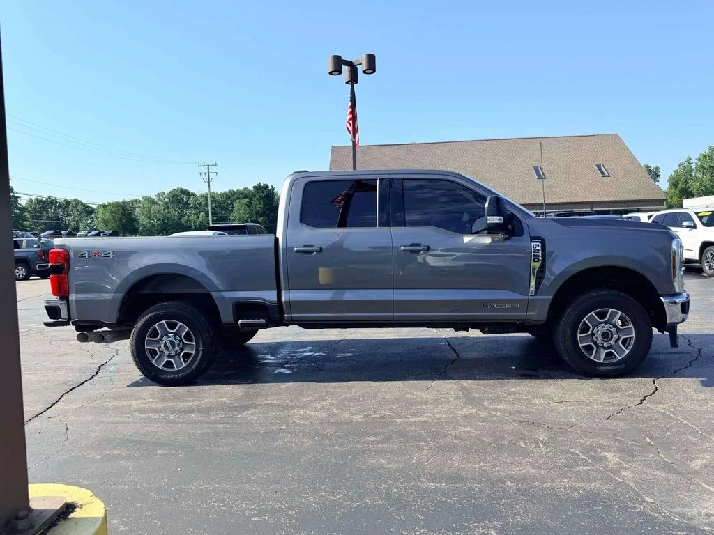 Used 2024 Gray Ford Lariat image 7