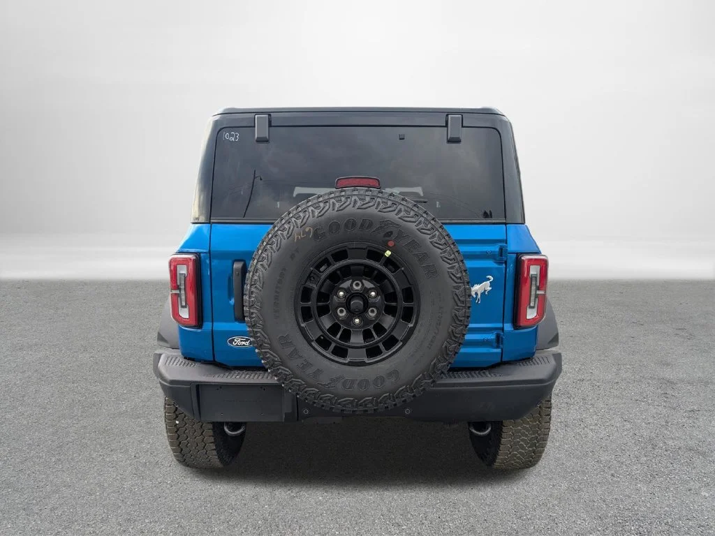 New 2026 Velocity Blue Metallic Ford Badlands® image 4