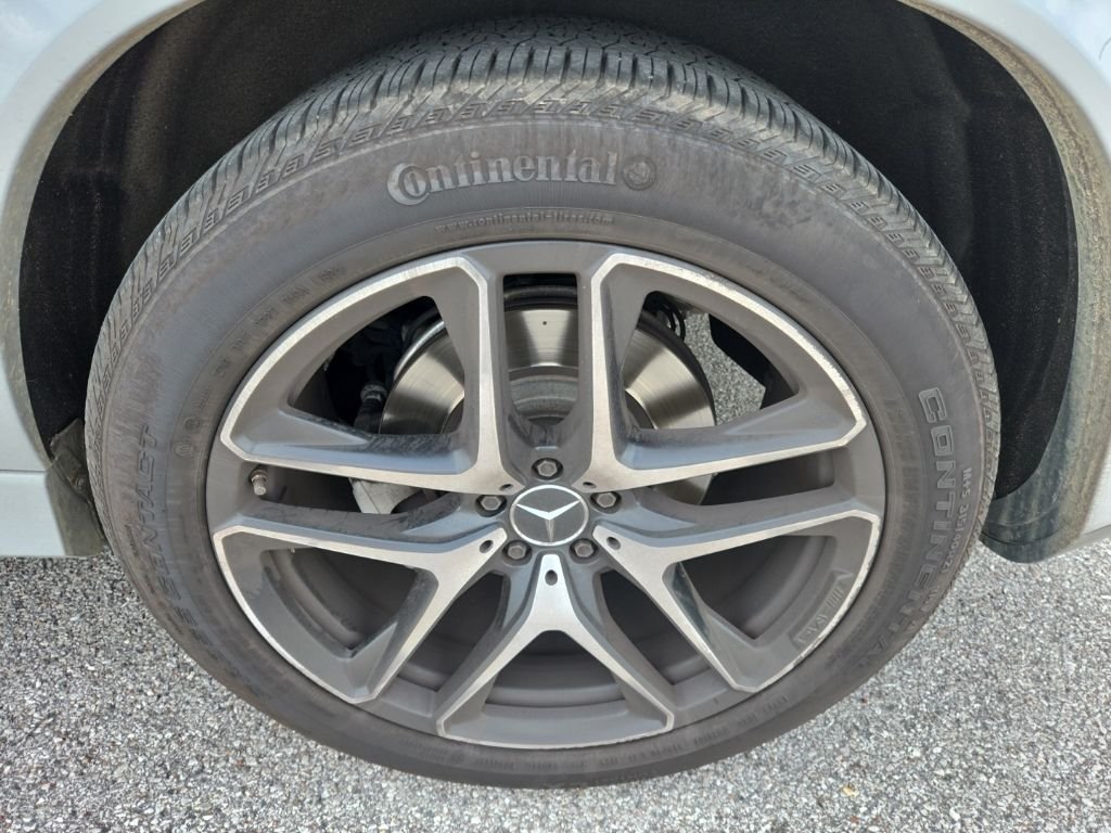 Certified Used 2024 MANUFAKTUR Alpine Gray Mercedes-Benz GLE 53 AMG® image 9