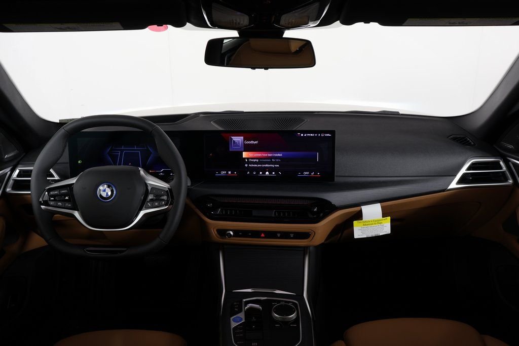 New 2026 Alpine White BMW xDrive40 image 4