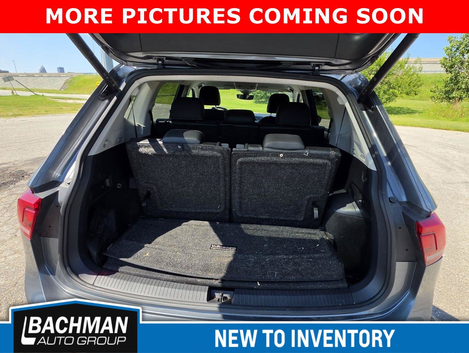 Used 2022 Platinum Gray Metallic Volkswagen SE image 11