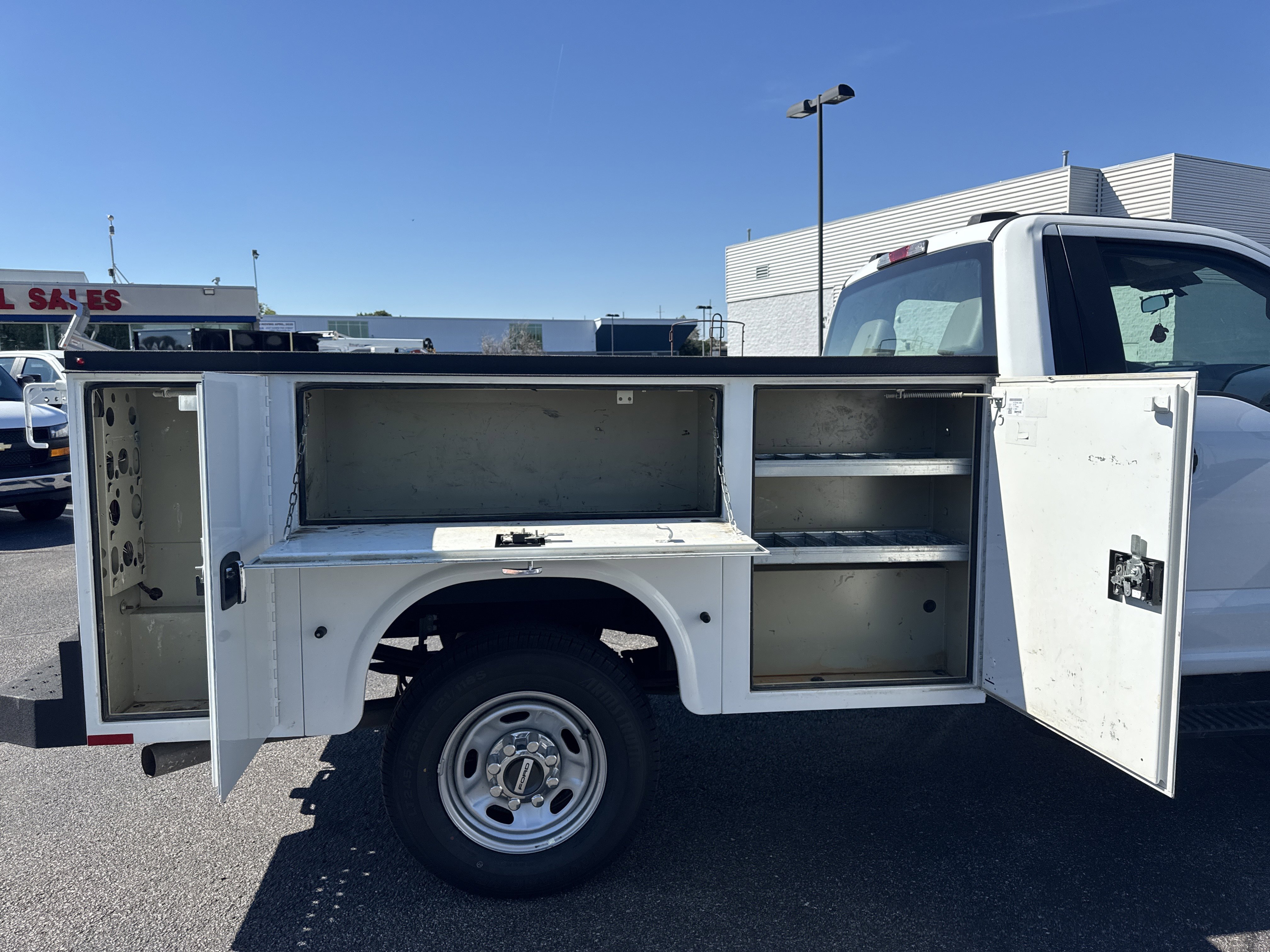 Used 2022 Oxford White Ford XL image 4