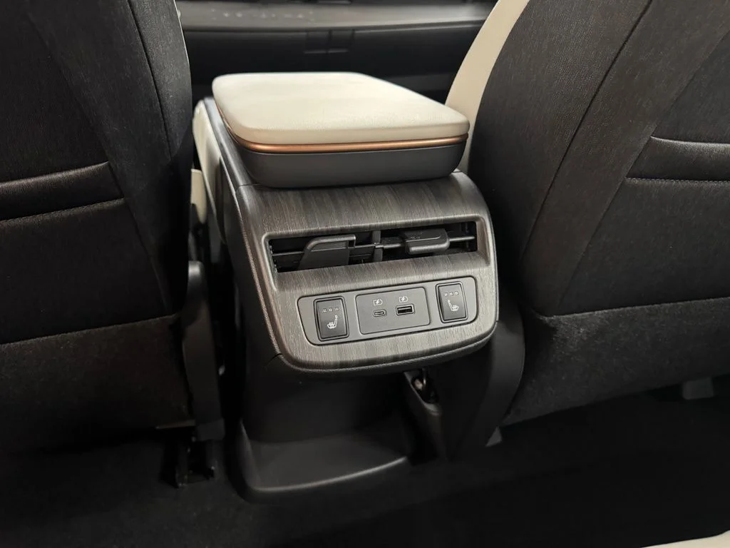 Used 2023 Black Nissan ENGAGE image 24