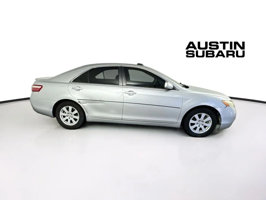 Used 2007 Silver Toyota XLE image 8