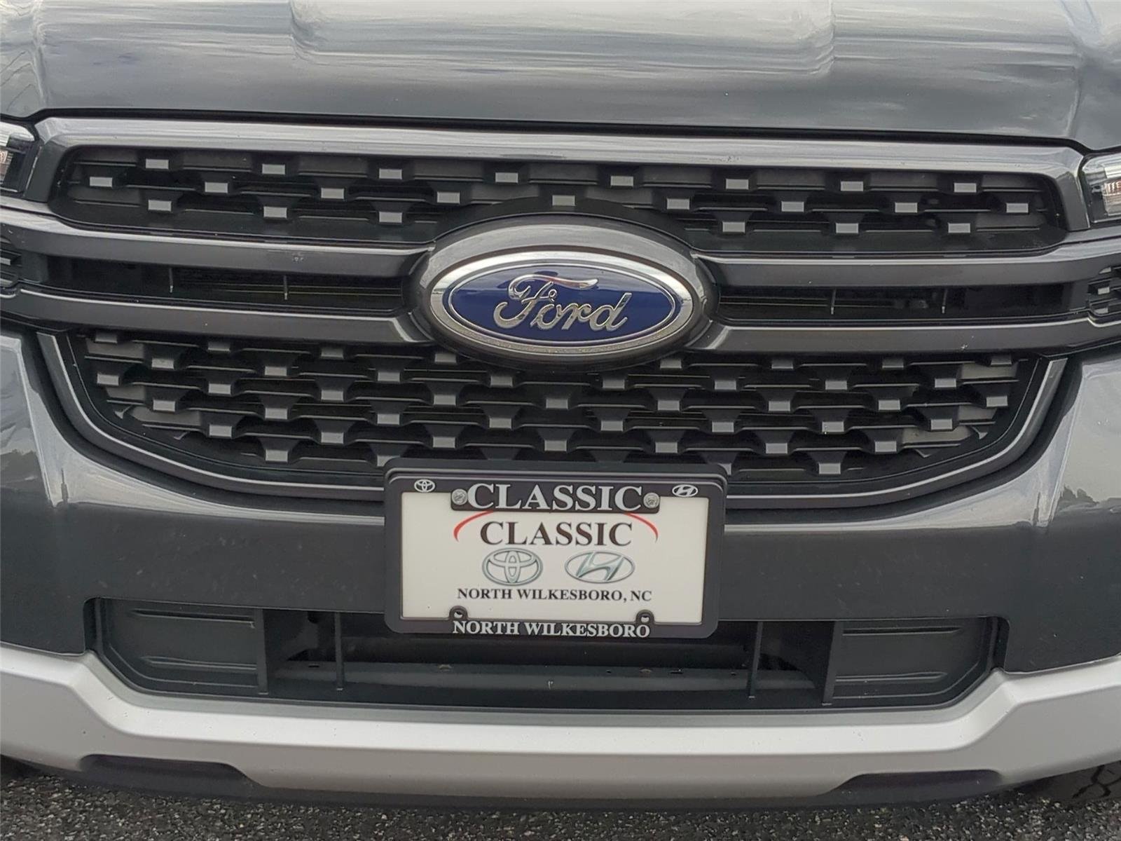 Used 2025 Shadow Black Ford XLT image 14