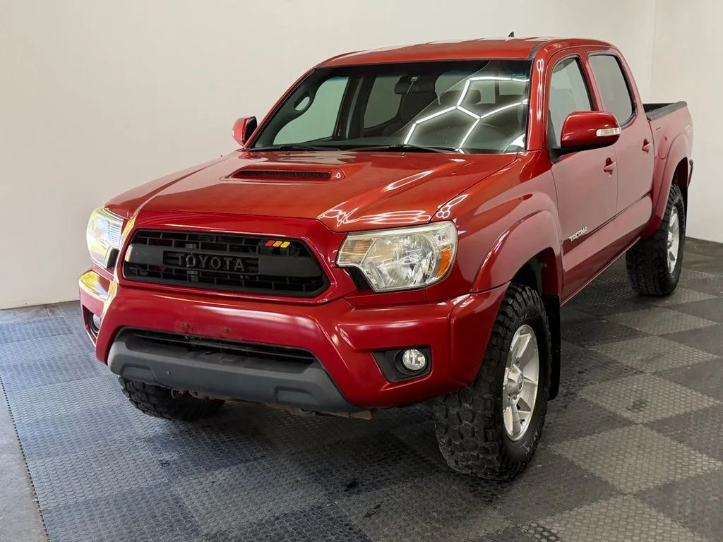 Used 2014 Barcelona Red Metallic Toyota Base image 4
