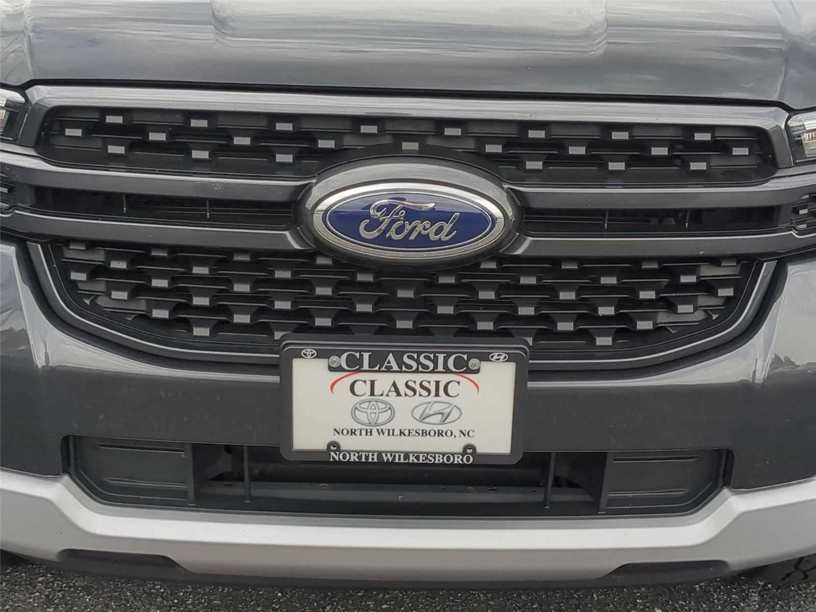 Used 2025 Shadow Black Ford XLT image 14