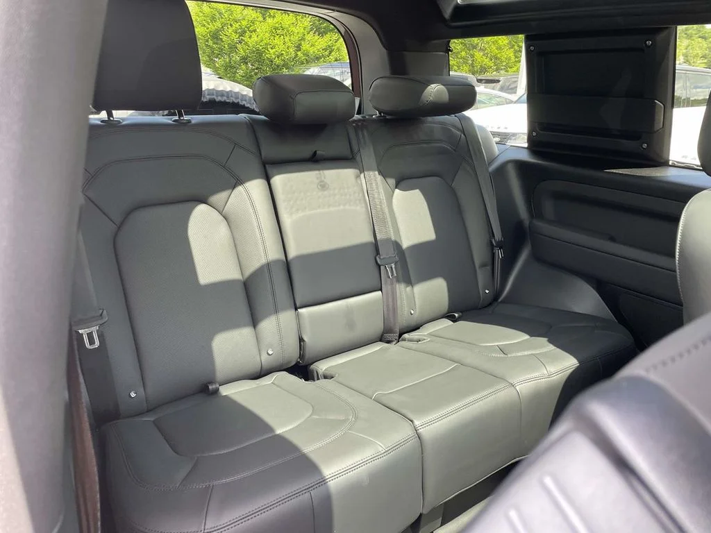 New 2026 Sedona Red Land Rover X-Dynamic SE image 19