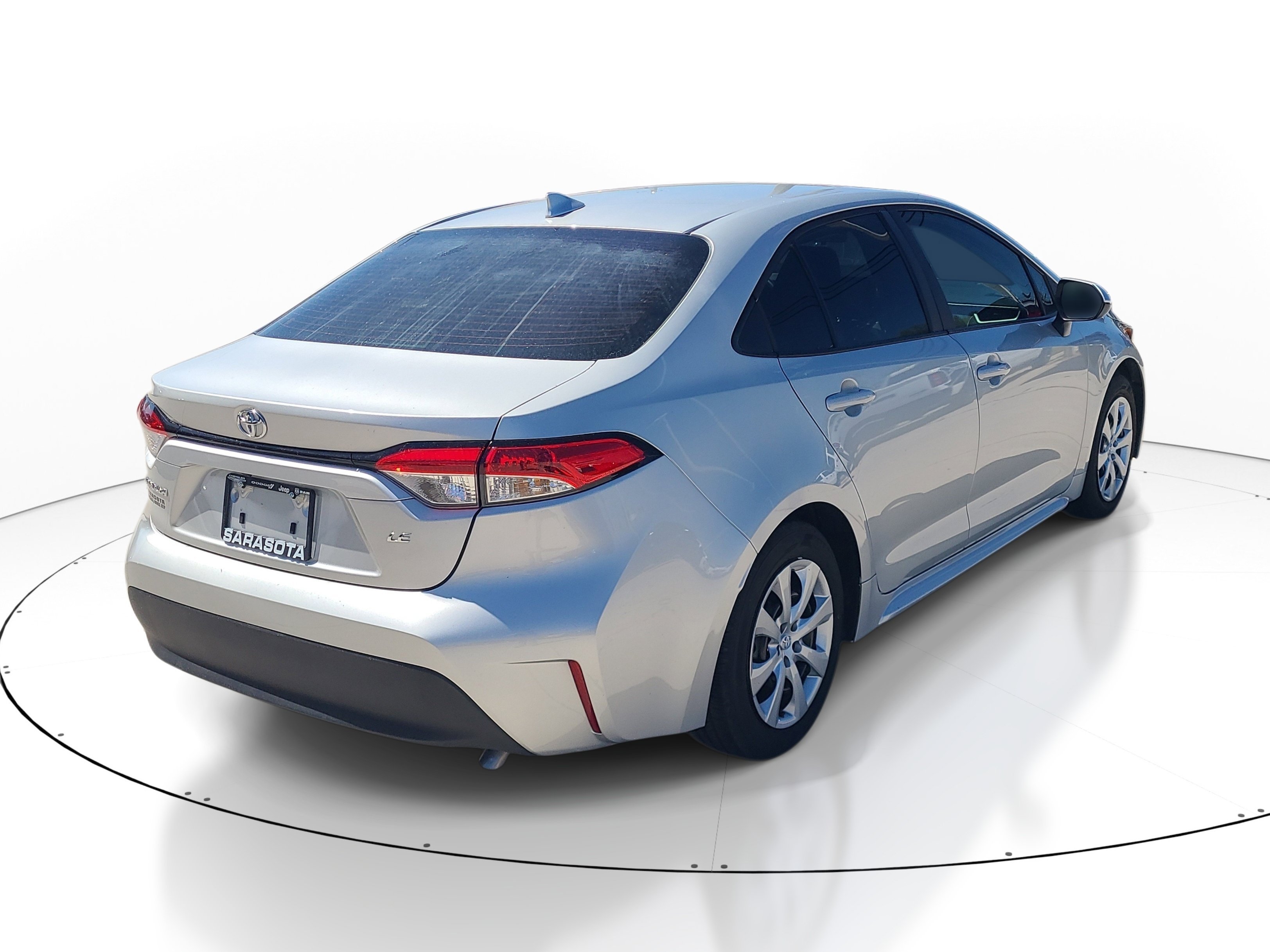 Used 2025  Toyota LE image 6