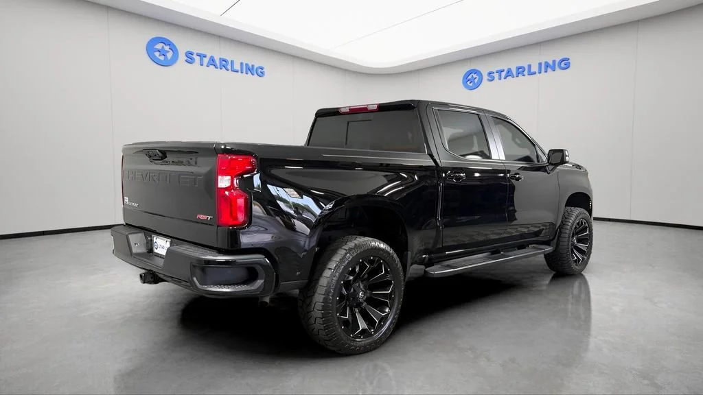 Used 2025 Black Chevrolet RST image 9