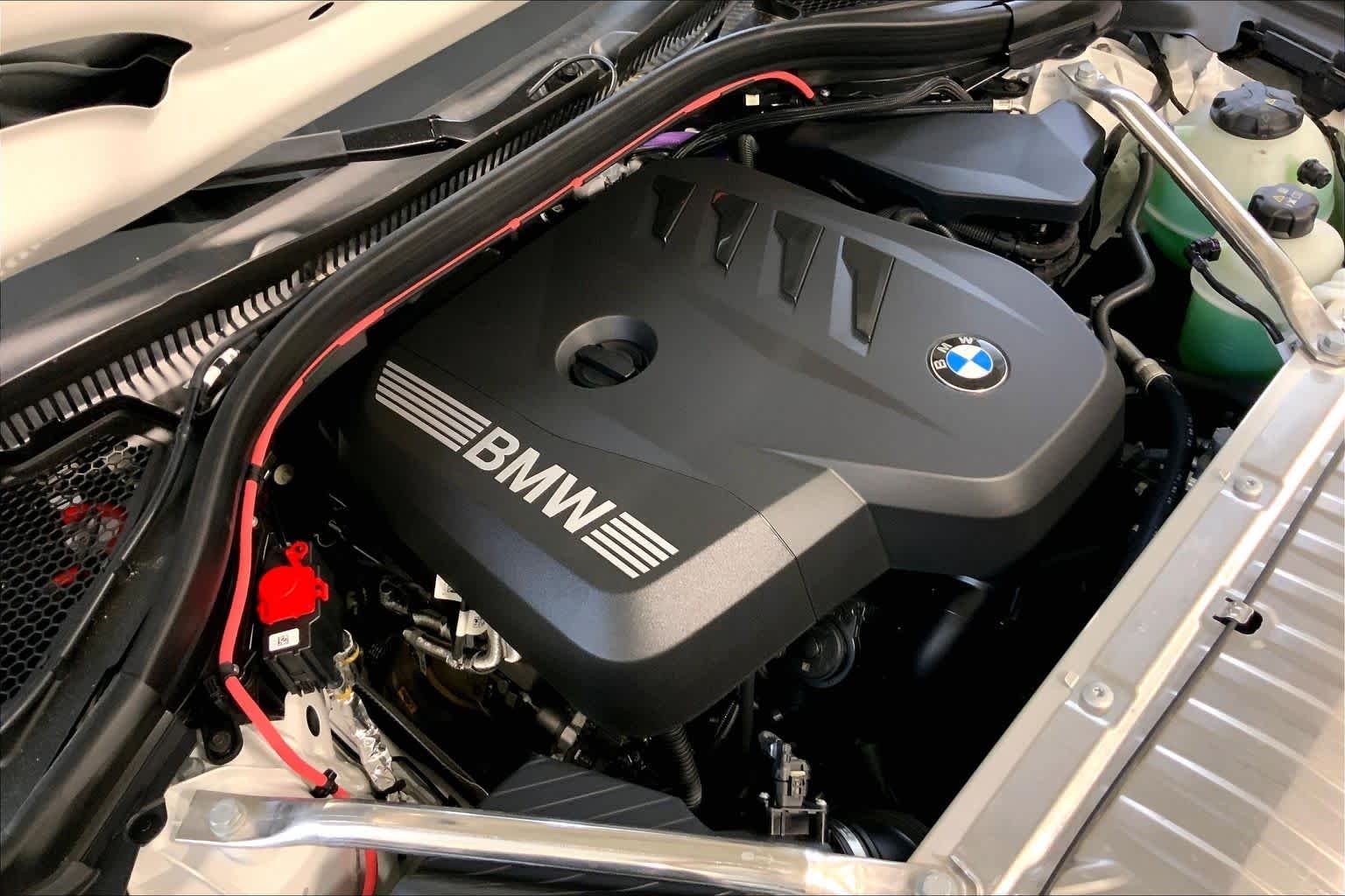 New 2026 Alpine White BMW 30 xDrive image 17