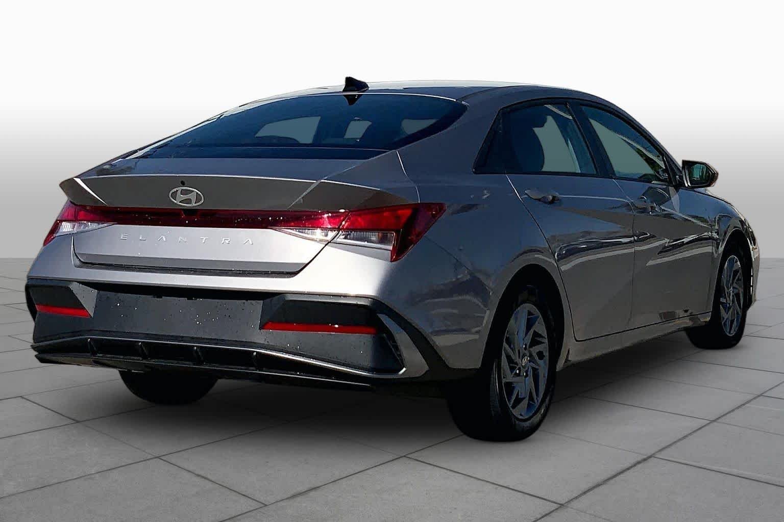 Used 2024 Fluid Metal Hyundai SEL image 11