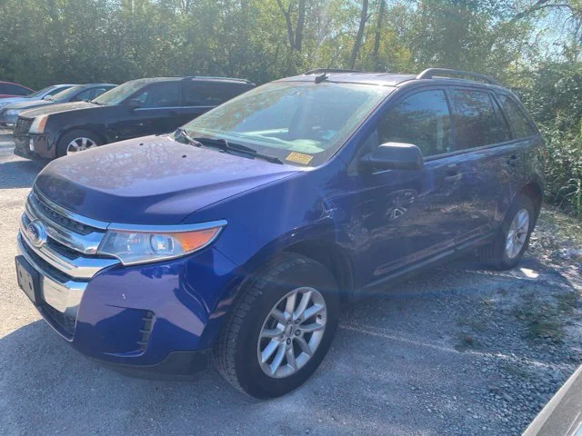 Used 2013 Blue Ford SE image 2