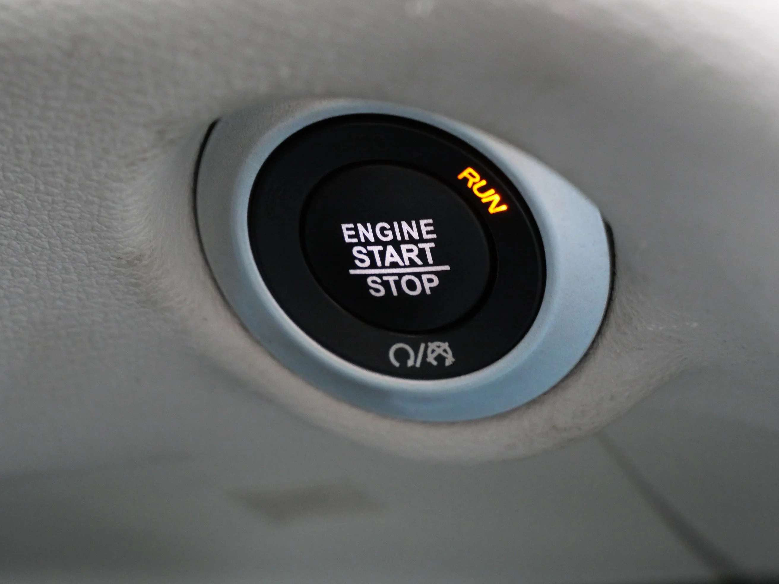 Used 2024 Brilliant Black Crystal Pearlcoat Chrysler LX image 26