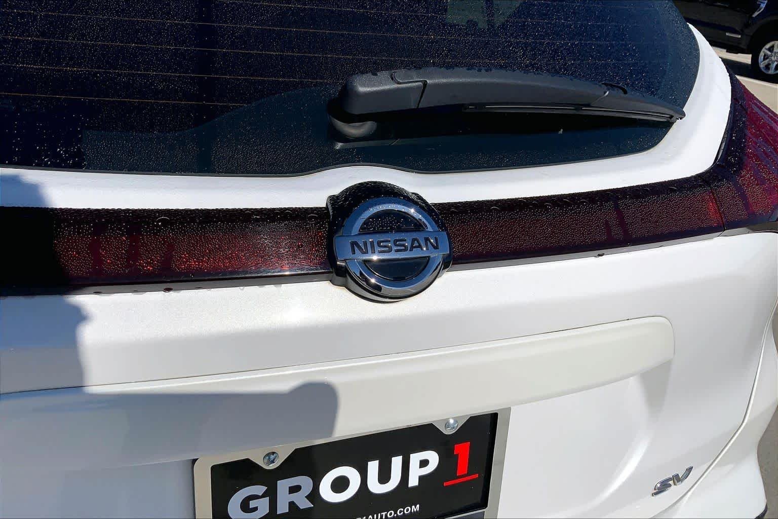 Used 2021 Aspen White/Super Black Nissan SV image 30