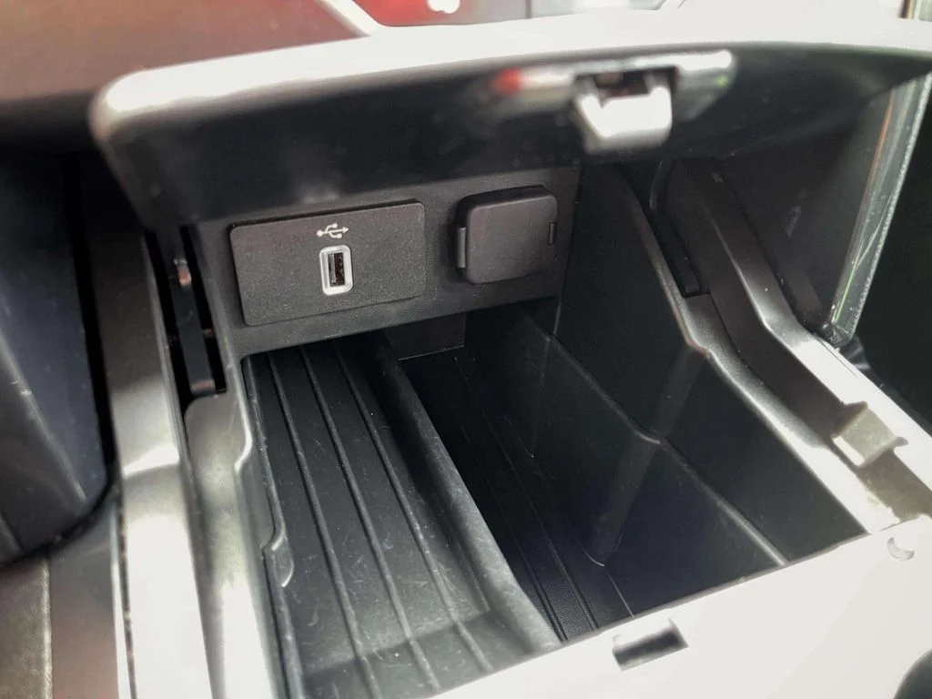 Used 2019 Agate Black Metallic Ford XLT image 13