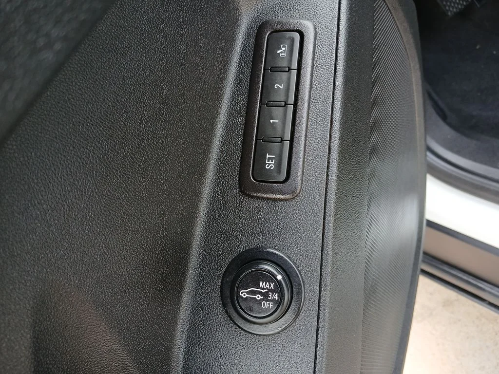 Used 2022 Beige Chevrolet Premier image 25