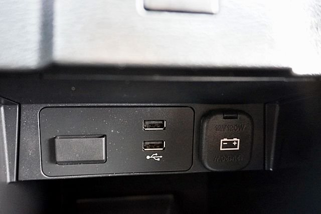 Used 2021 White Mazda Touring image 30